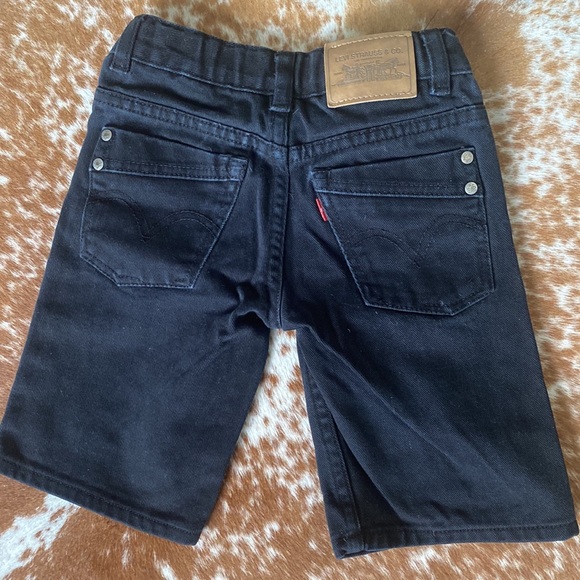 Levi’s black kids shorts - Picture 5 of 9